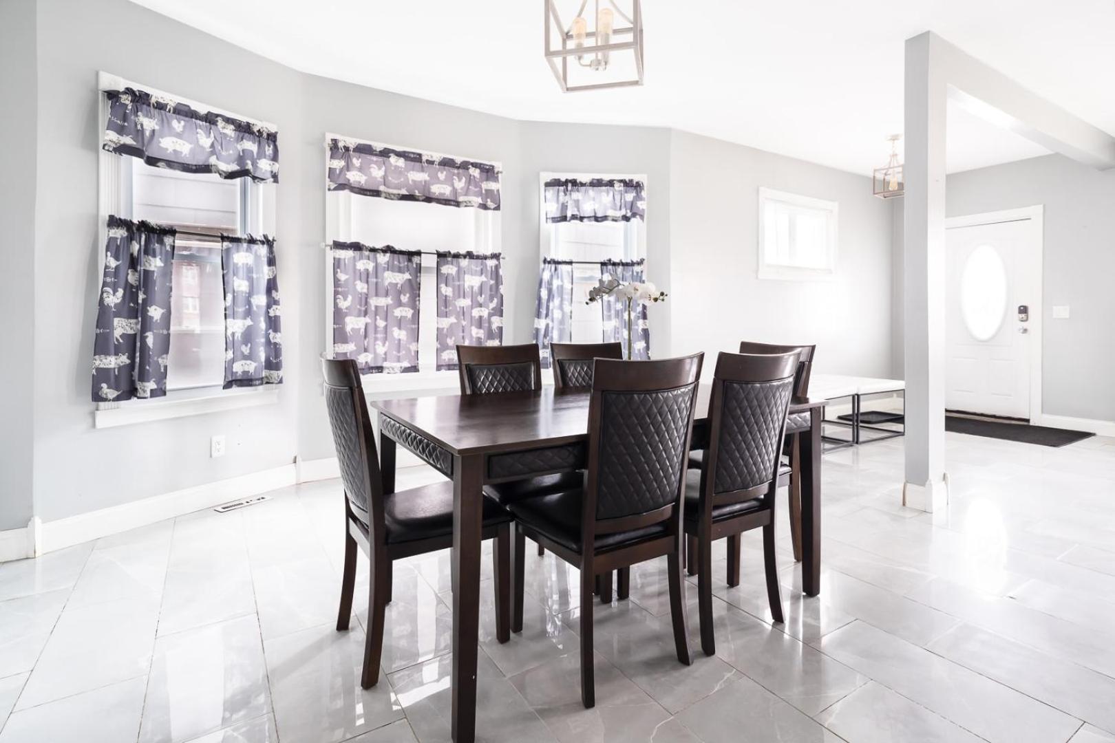 Quiet 4br Near & Casino * Niagara Falls